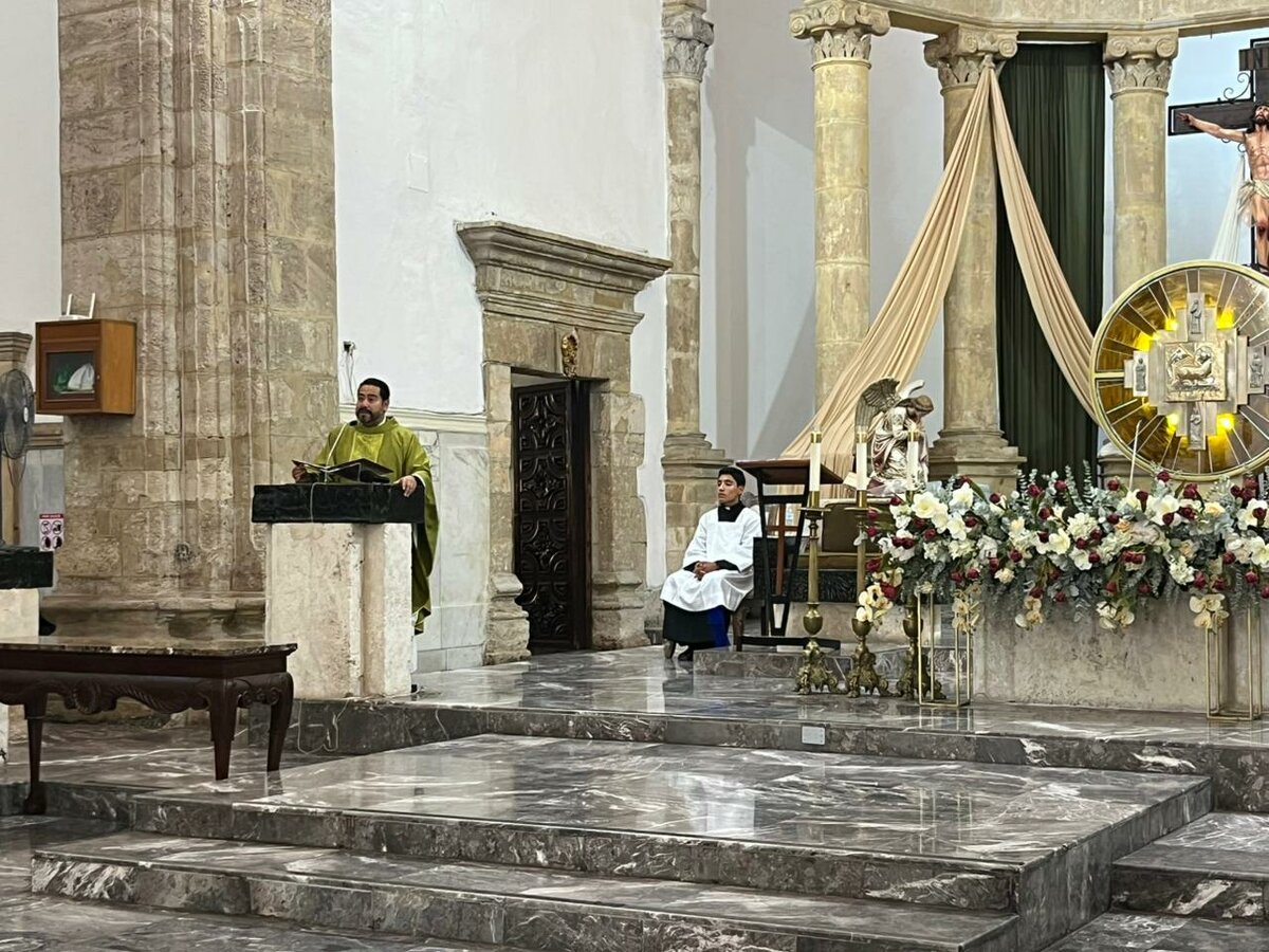 La oración, el camino para vencer el miedo: mensaje del padre Néstor Martínez