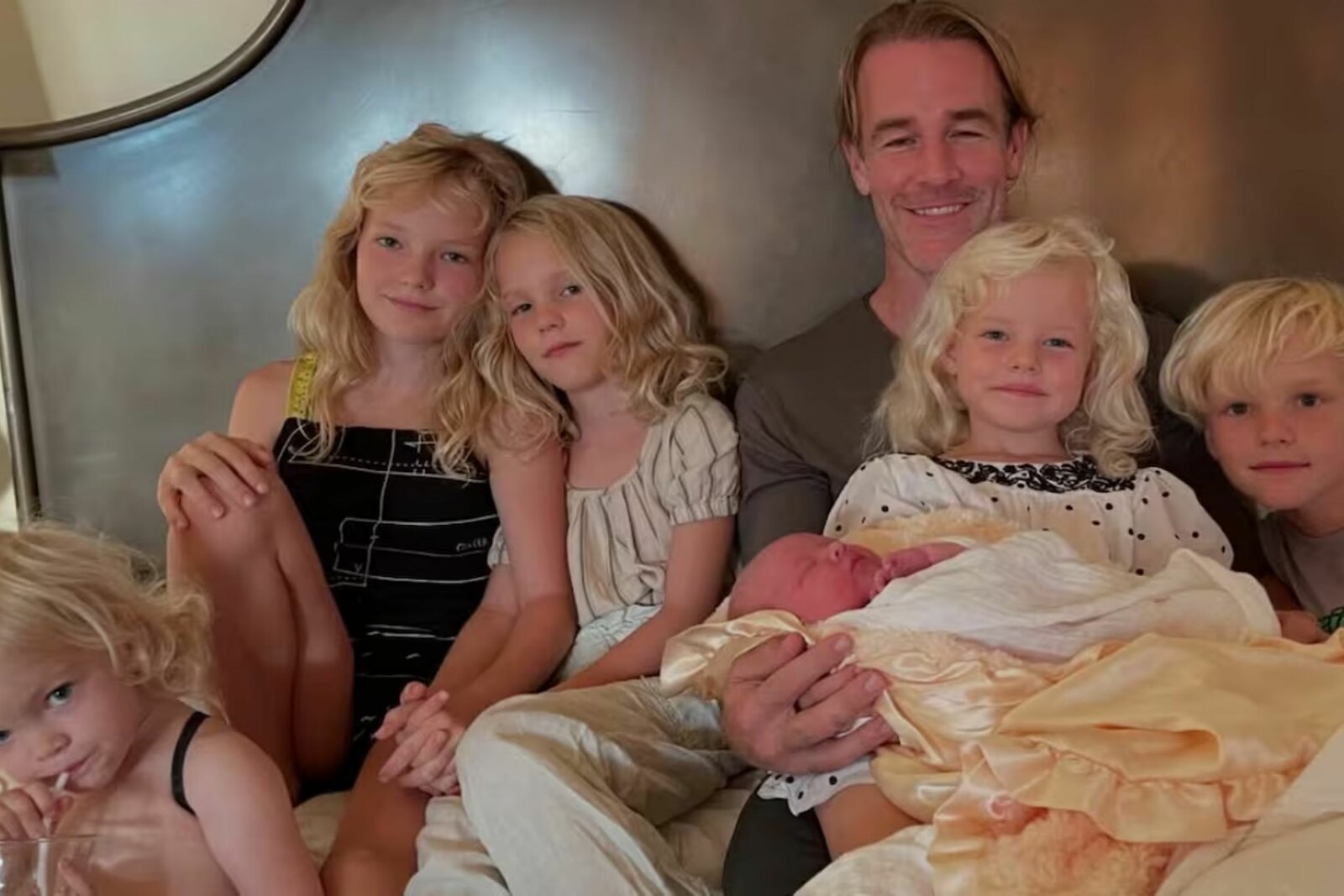 Familia de James Van Der Beek recuerda al actor a cuatro meses de su fallecimiento