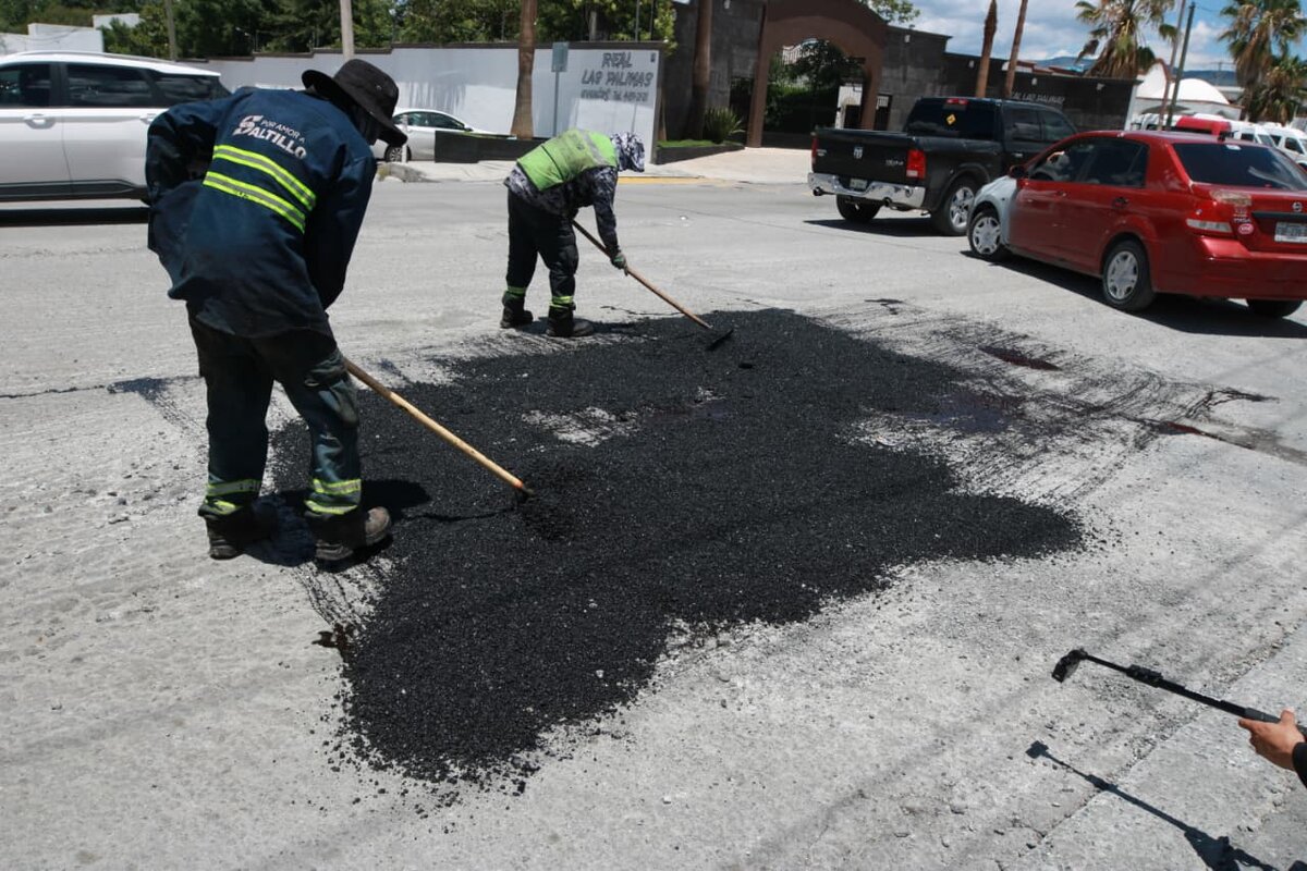 Intensifican rehabilitación de vialidades en sectores de Saltillo