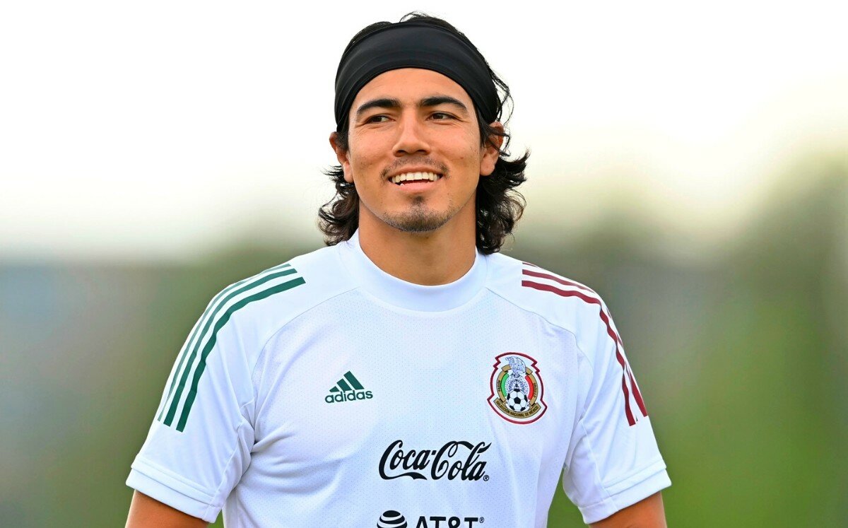 Erick Gutiérrez cerca de llegar a Santos en préstamo desde Chivas