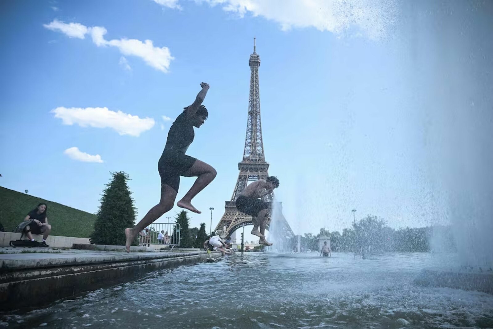 Ola de calor en Europa: temperaturas de hasta 43°C y alerta roja en Francia 