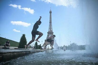 Ola de calor en Europa: temperaturas de hasta 43°C y alerta roja en Francia 
