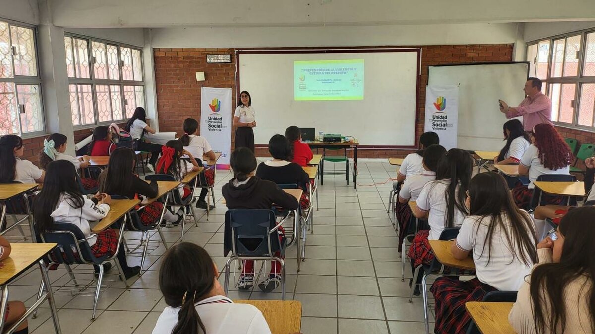 Con más de 700 alumnas atendidas, concluyen talleres de prevención de la violencia en secundarias de Torreón