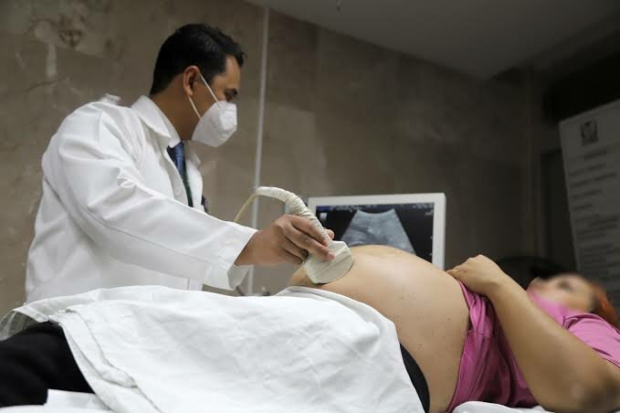 SALUD Las consultas relacionadas con el embarazo continúan siendo una de las principales demandas en los centros de salud de la Secretaría de Salud, particularmente