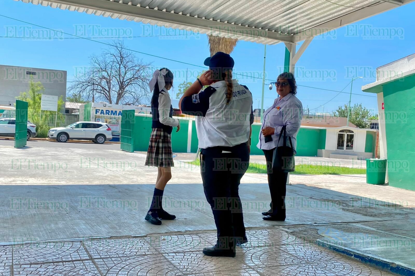 Alumnas sufren golpe de calor en primaria de Frontera