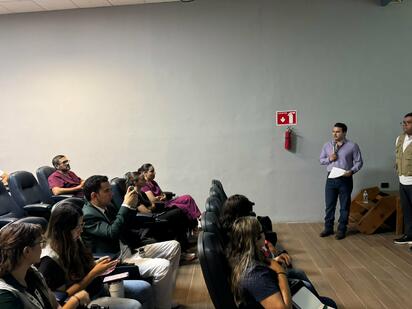Capacitan personal de salud en prevención de dengue y rickettsiosis