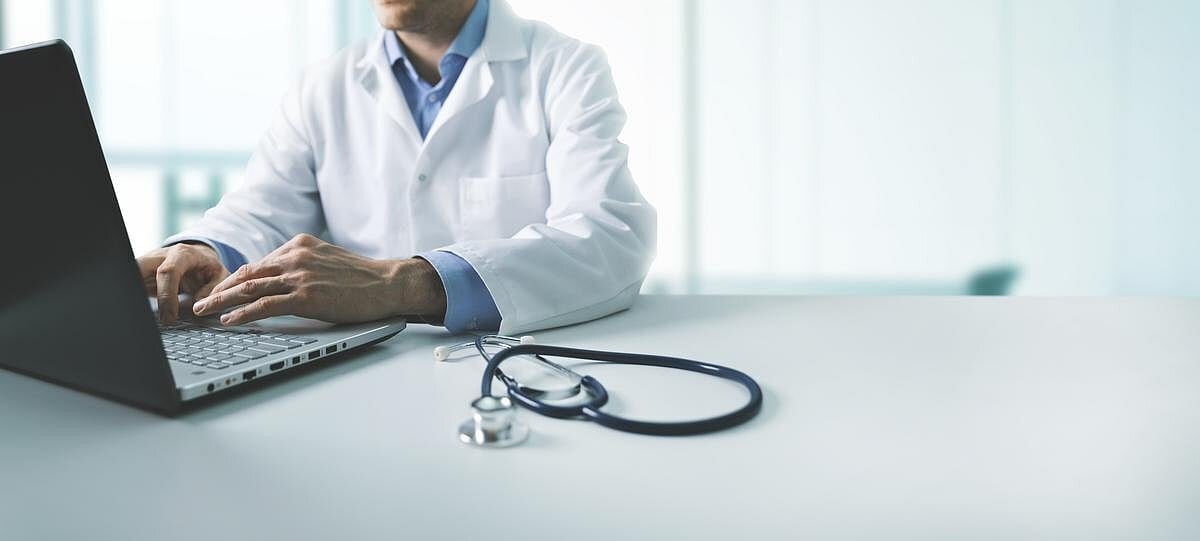 Mensajes en el portal de pacientes se duplican, los médicos se enfrentan a un aumento de la carga