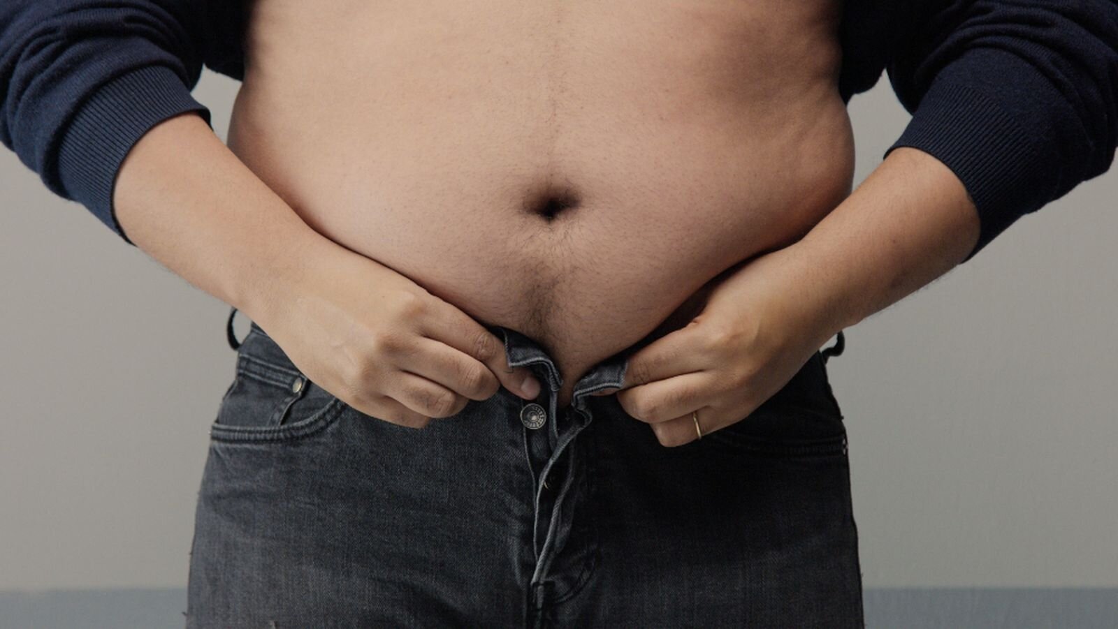 No es solo la comida: expertos revelan por qué el estrés aumenta la grasa abdominal