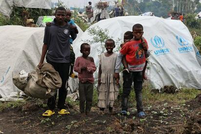 Ébola se extiende a tercer campamento de desplazados en el Congo