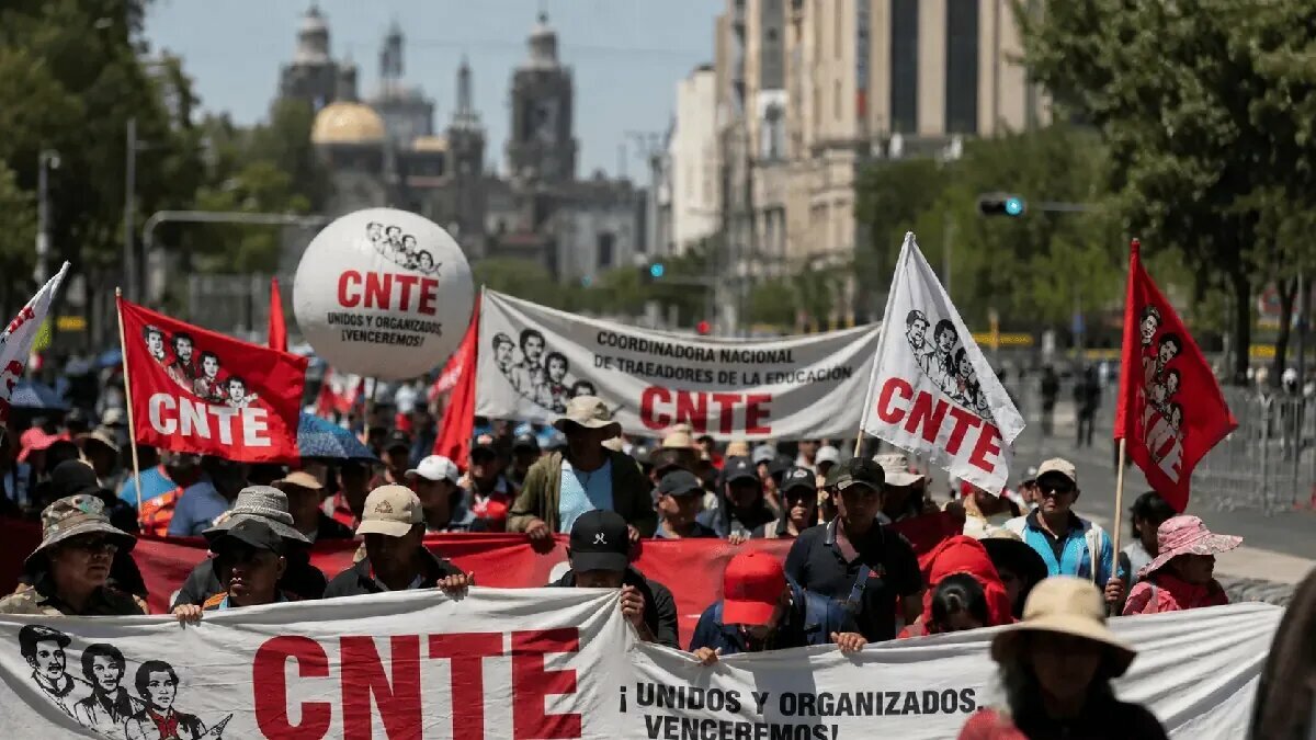 CNTE logra apoyos económicos y obras tras 20 días de movilización