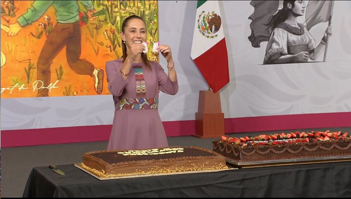 Claudia Sheinbaum celebra su cumpleaños 64 en la Mañanera del Pueblo
