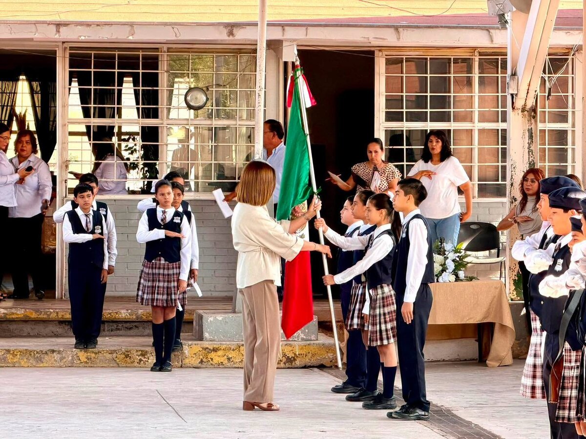 Maestros también sufren afectaciones por ola de calor