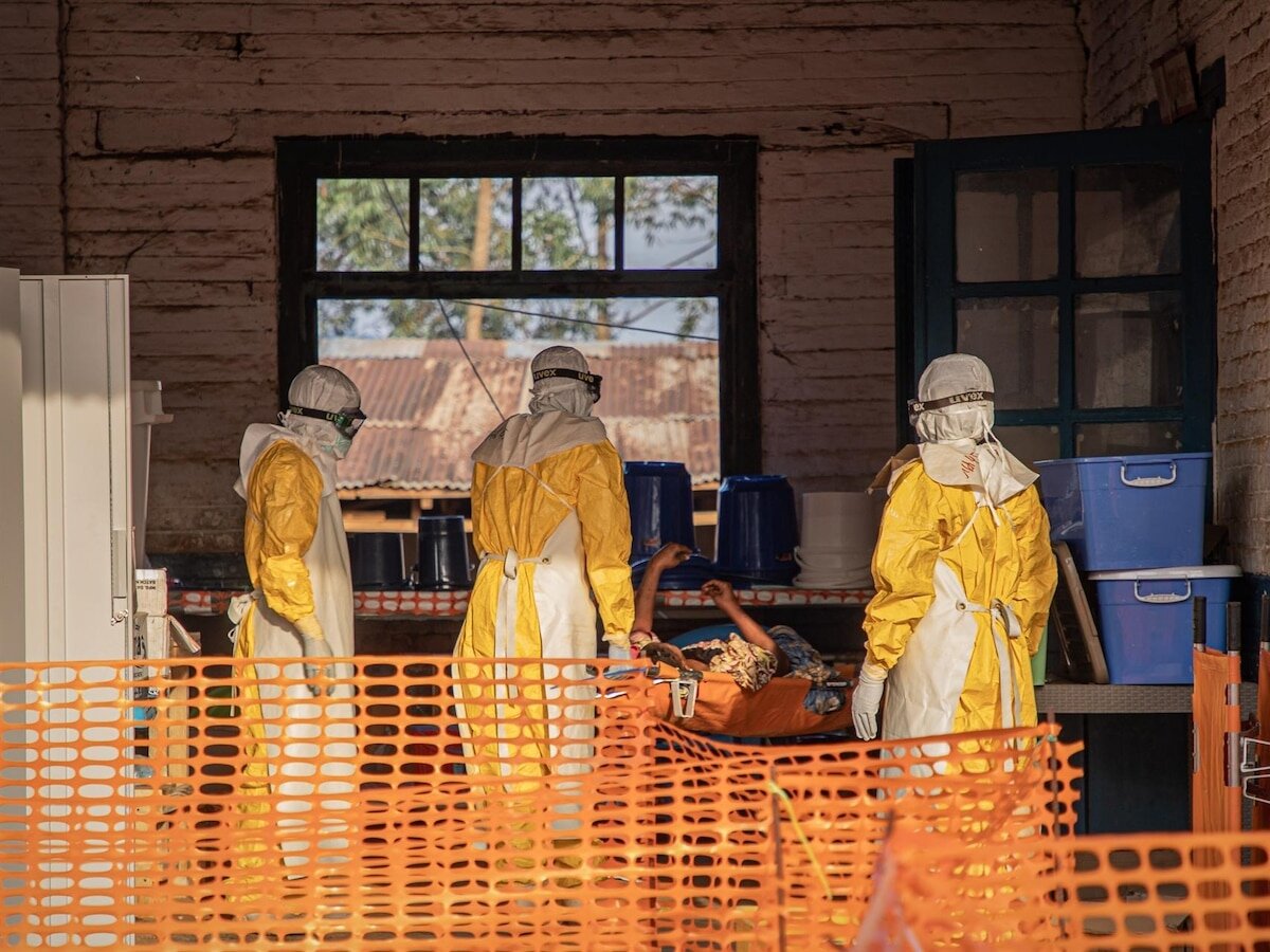 OMS inicia pruebas de tratamientos experimentales contra el ébola en la RDC