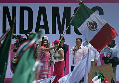 Oposición mexicana enfrenta reconfiguración y disputas internas