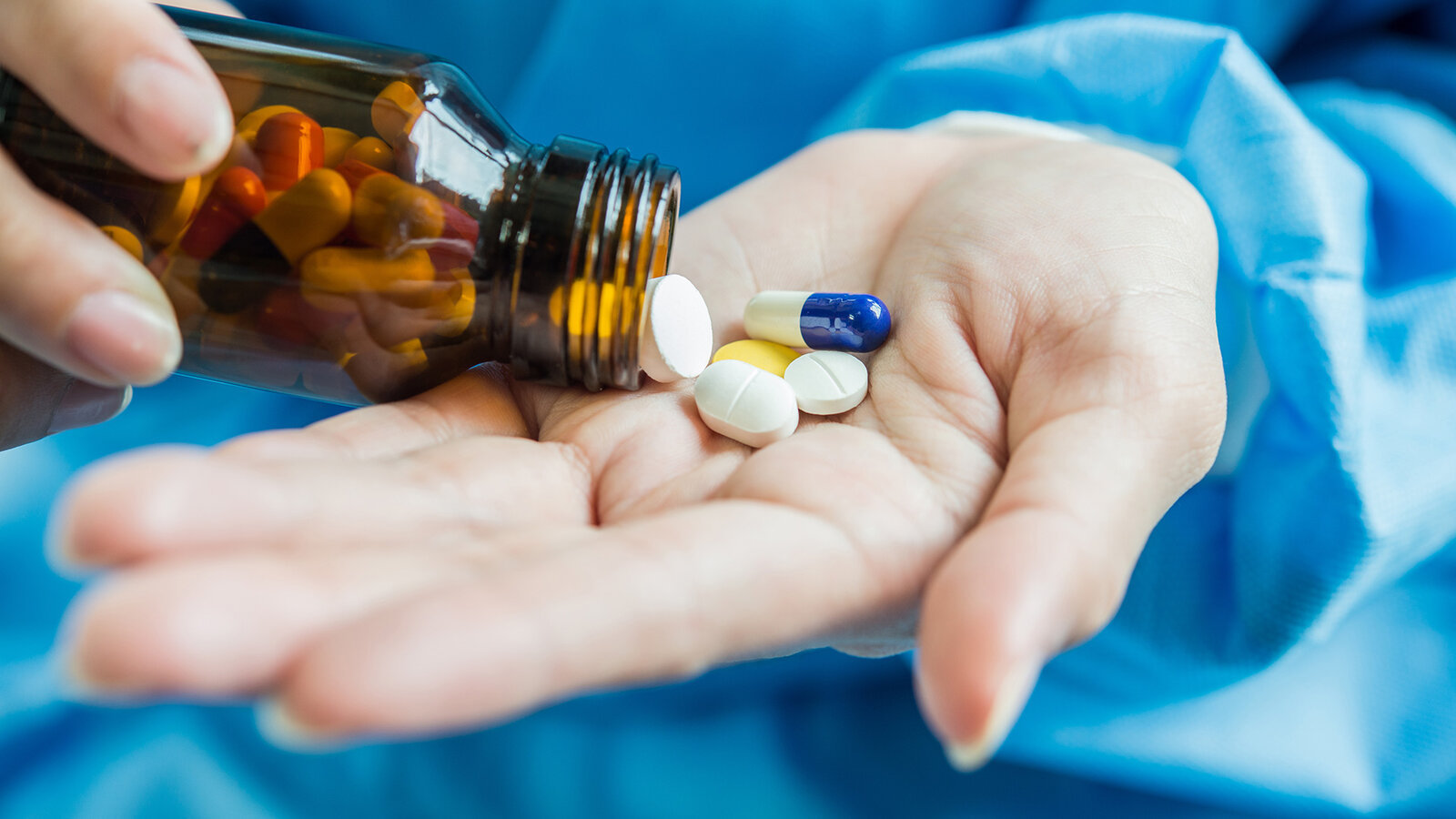 Cofepris advierte riesgo por lote adulterado de Novovartalon en México