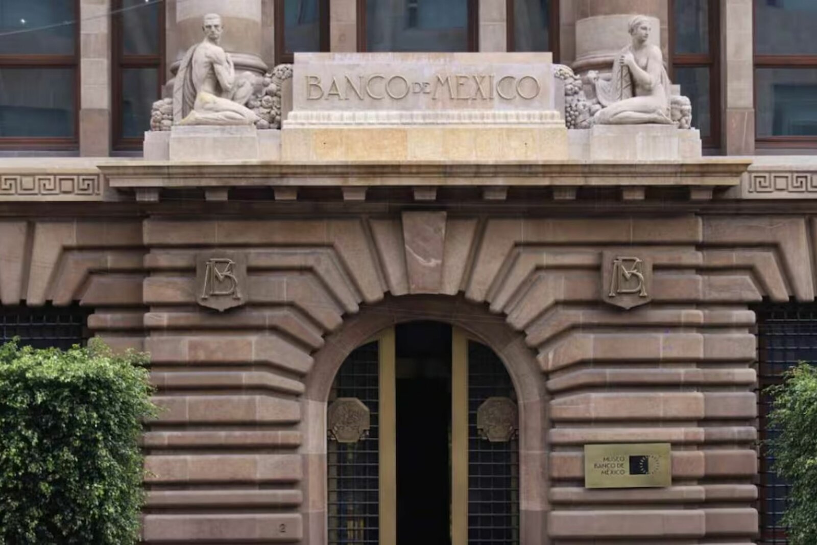 Banxico mantiene tasa de interés en 6.50% tras desaceleración de inflación