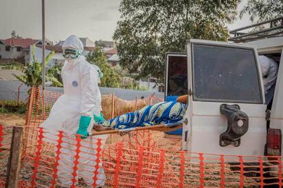 El brote de ébola en la República Democrática del Congo se expande a Uganda y expertos alertan riesgo de propagación hacia Sudán del Sur.  El brote de ébola