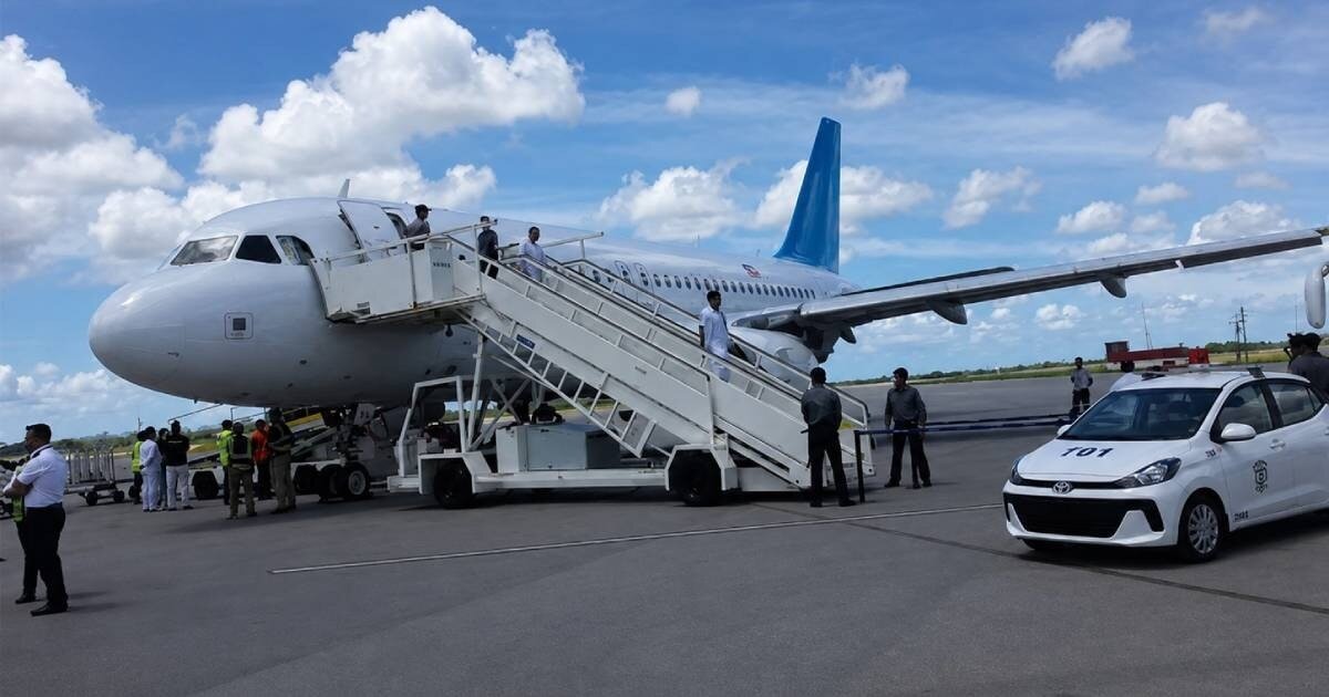 Estados Unidos deporta a 96 migrantes a Cuba en nuevo vuelo