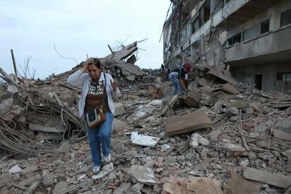 Suman 235 muertos y 4 mil 300 heridos tras terremotos en Venezuela