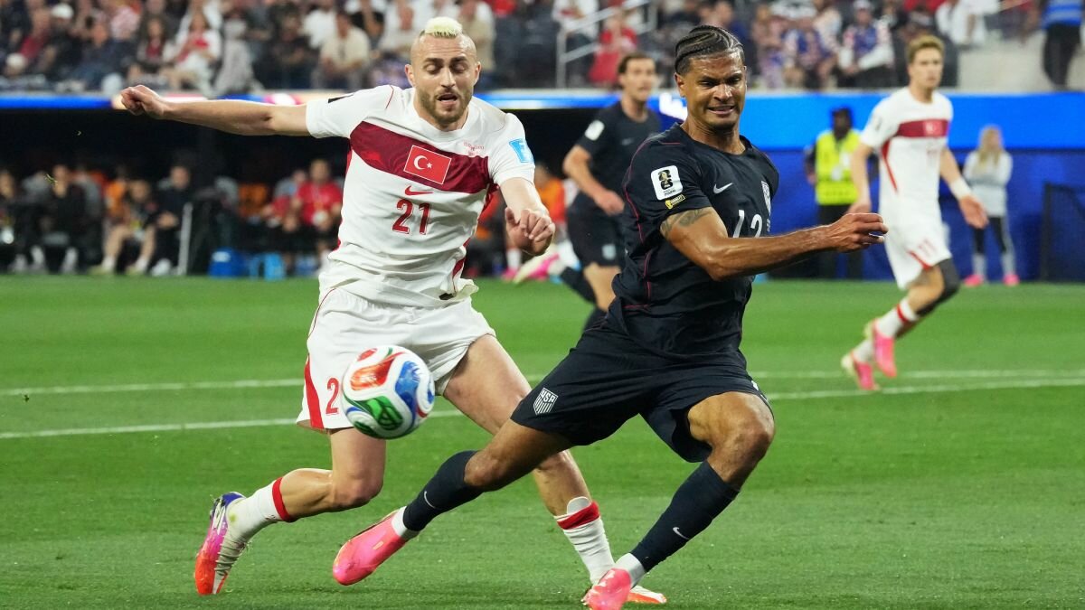Estados Unidos pierde 3-2 con Turquía pero lidera el Grupo D