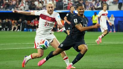 Estados Unidos pierde 3-2 con Turquía pero lidera el Grupo D