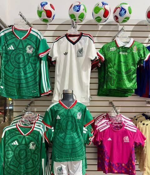 Euforia por la Selección Mexicana dispara la venta de playeras en Piedras Negras