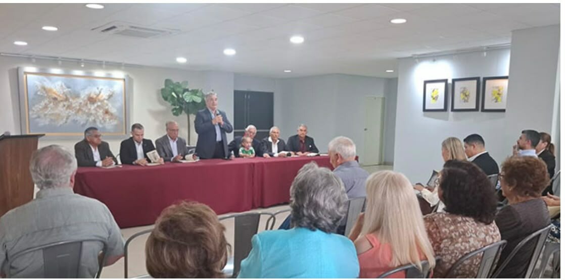 Presentan libro conmemorativo por el 176 aniversario de Piedras Negras