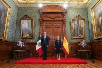 La Presidenta Claudia Sheinbaum informó que sostuvo una reunión cordial con el Rey Felipe VI, donde insistió en la solicitud de perdón por agravios a pueblos