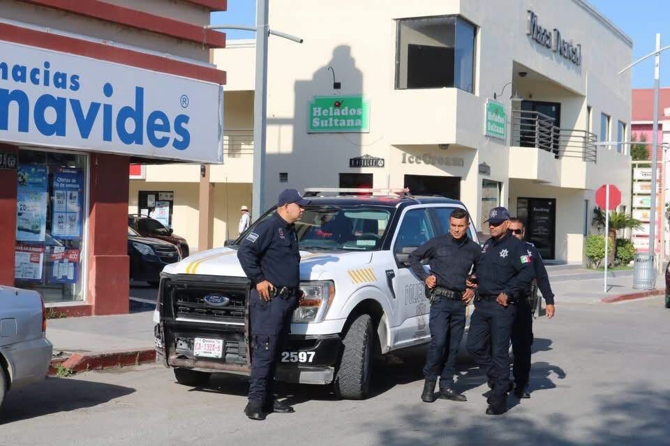 Jubilados protestan en el Puente Internacional de Piedras Negras por pensiones