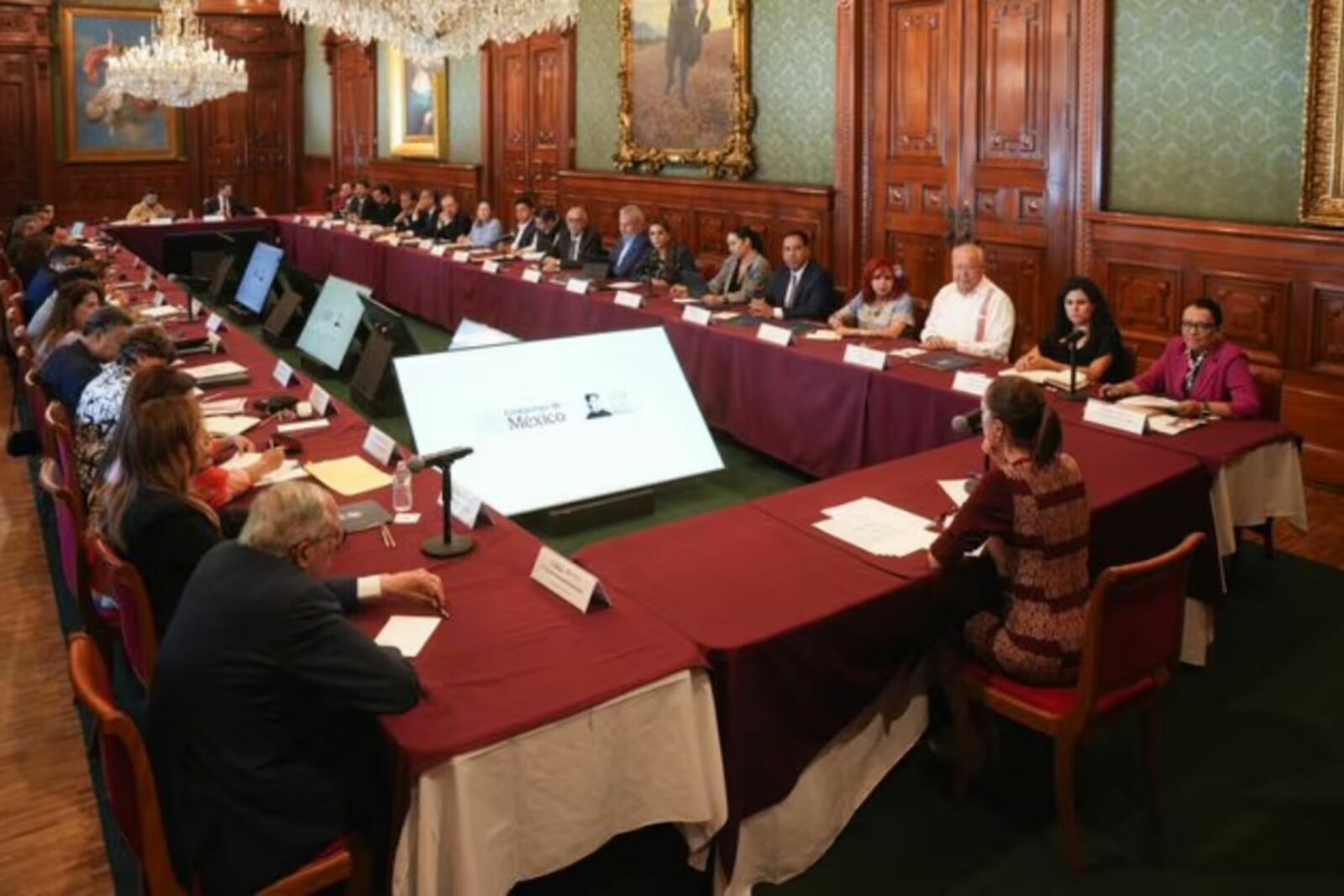 Sheinbaum revisa avances del IMSS-Bienestar con gobernadores de 24 estados