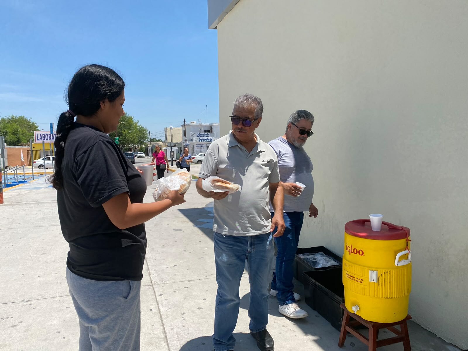 Pan y fe en medio del dolor en Monclova
