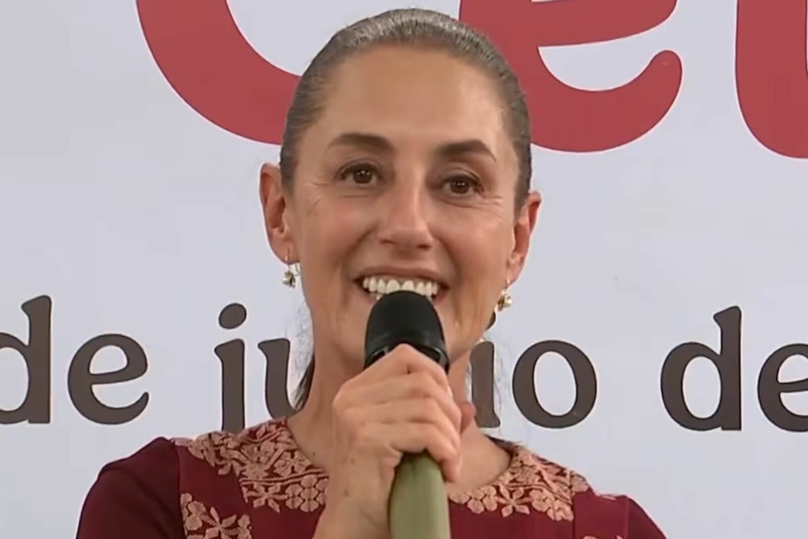 Sheinbaum asegura que programas sociales son derechos universales y no apoyos políticos