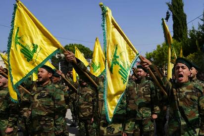 El líder de Hezbolá, Naim Qassem, rechazó el acuerdo entre Israel y Líbano y aseguró que el grupo no entregará sus armas.  El líder de Hezbolá, Naim Qassem,