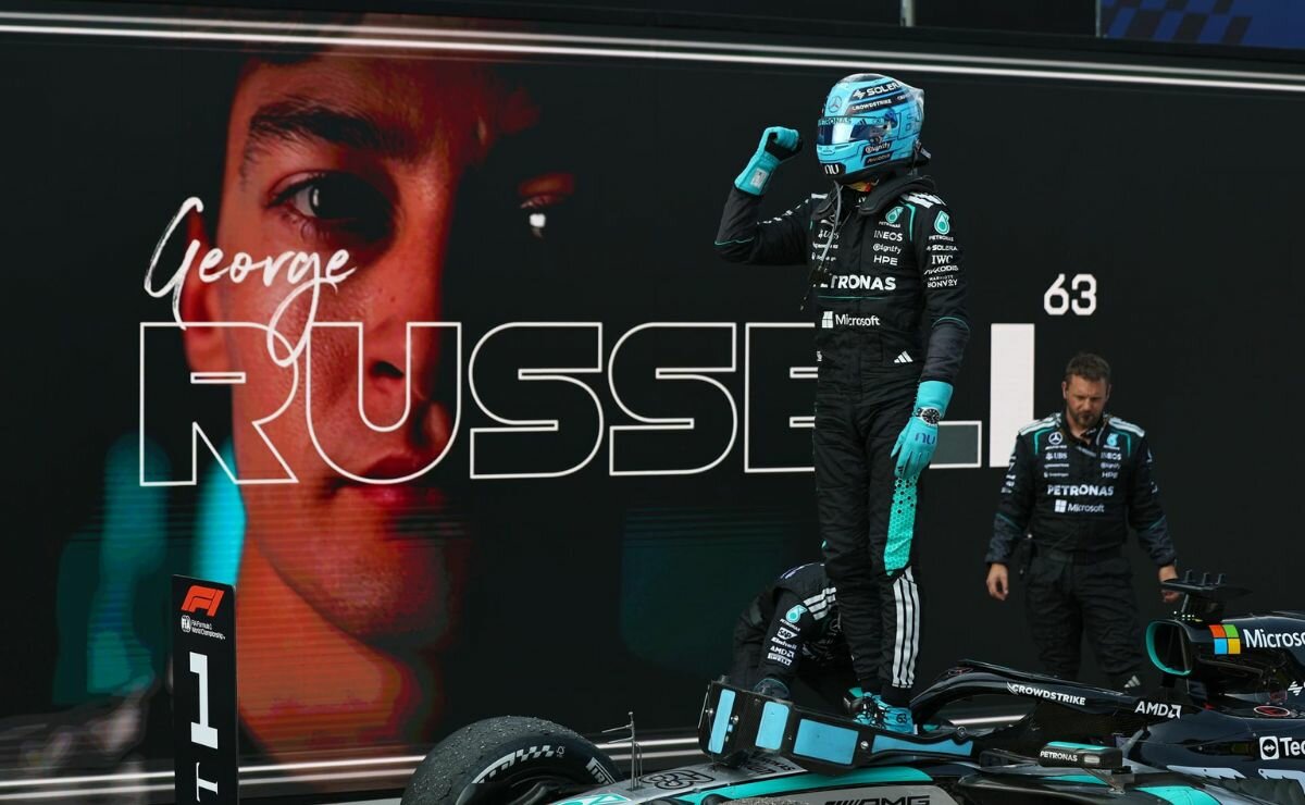 George Russell gana el GP de Austria y Checo Pérez abandona la carrera