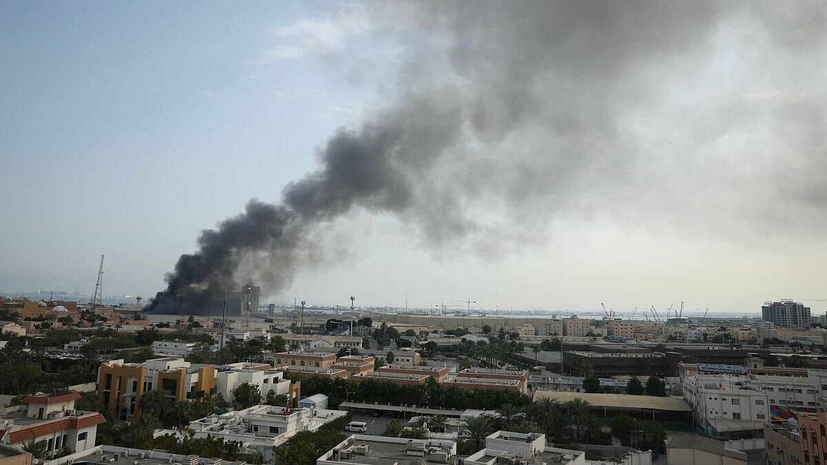 Irán lanza misiles contra Kuwait y Baréin tras ataques de EE. UU.