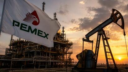 Alertan sobre el rumbo de Pemex: menos extracción y más presión financiera