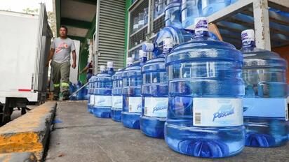Alerta en México: IPN alerta sobre riesgos sanitarios en rellenadoras de agua