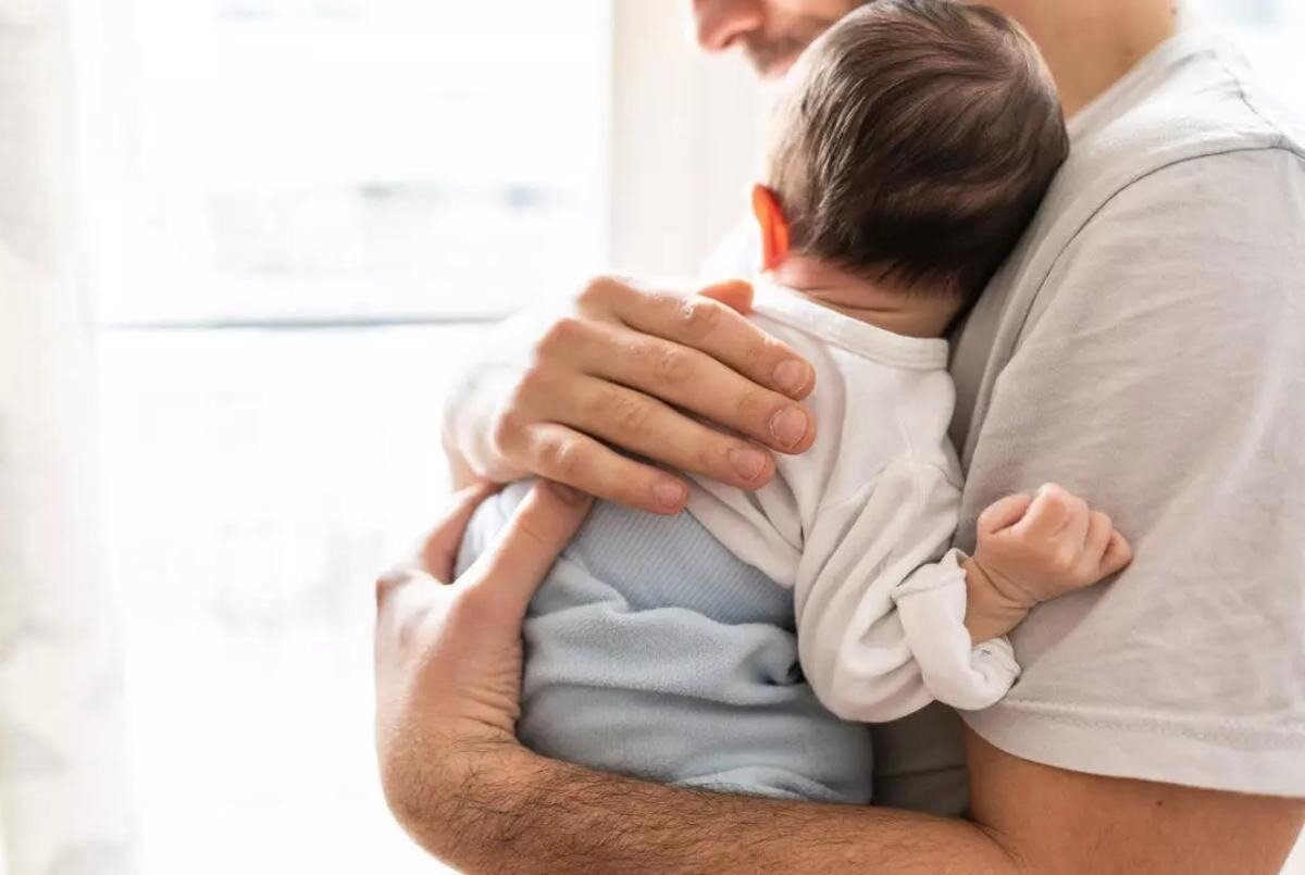 PRI propone ampliar licencia de paternidad de 5 a 20 días con goce de sueldo