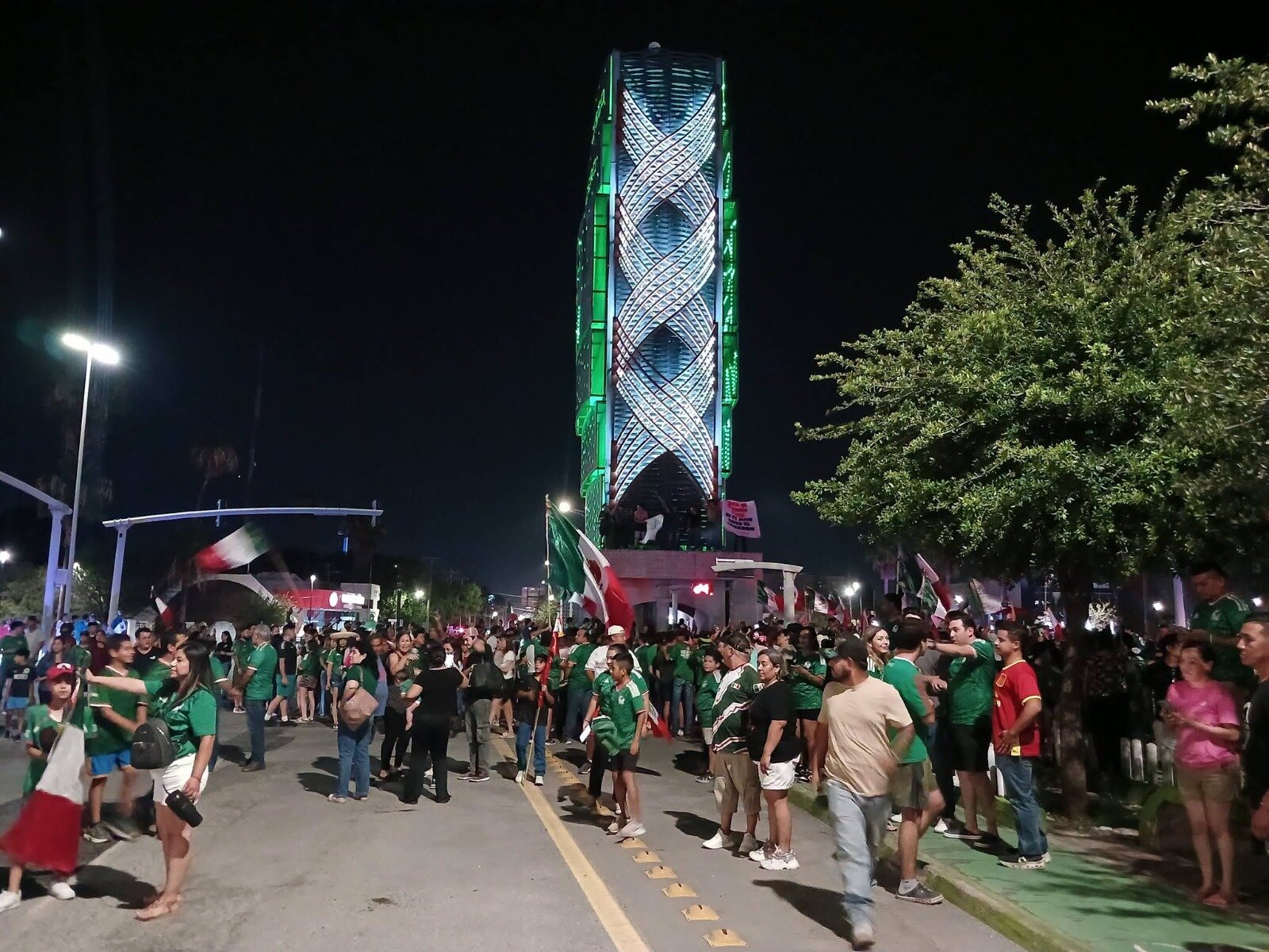Instalarán pantalla gigante para apoyar a México en el Mundial