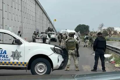 Encuentran tres cuerpos con impactos de bala en carretera de Guanajuato