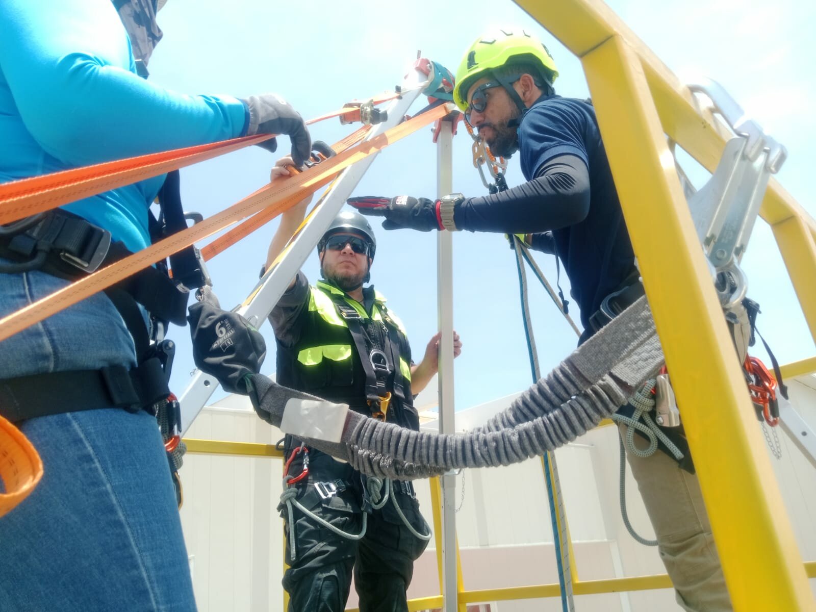 Brinda Protección Civil y Bomberos curso de "Búsqueda y Rescate" a empresas de Canacintra