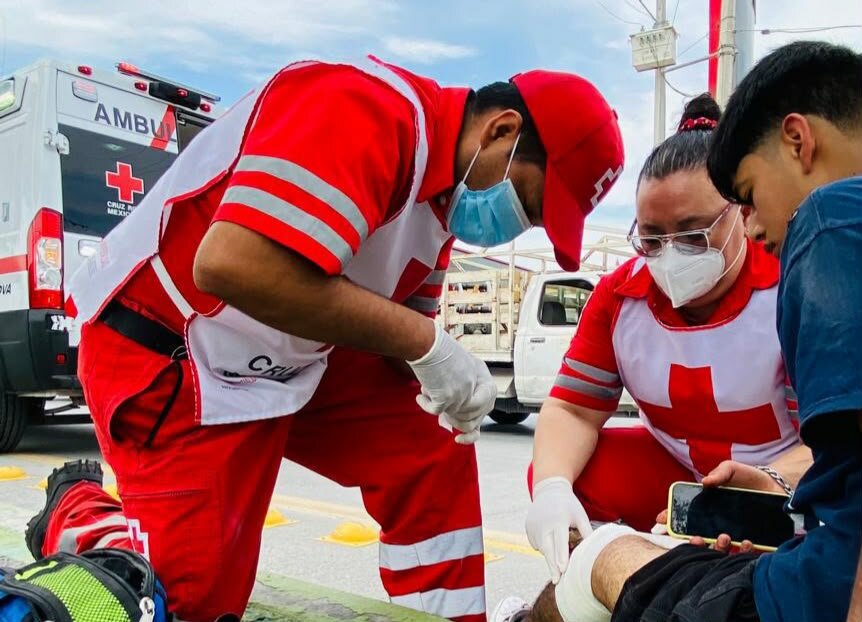 Paramédica de Cruz Roja advierte sobre riesgos por personas sin preparación que realizan atención prehospitalaria