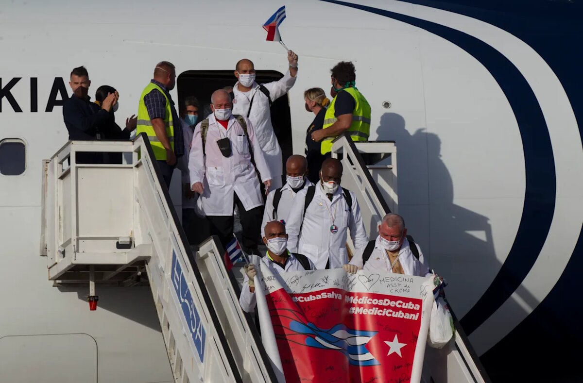 Misión Médica Cubana asiste a heridos tras sismos en La Guaira y Caracas