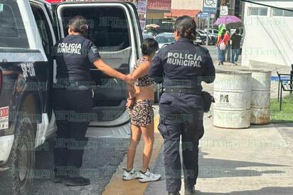 Detienen a madre por violencia familiar; Policía Municipal rescata a dos menores