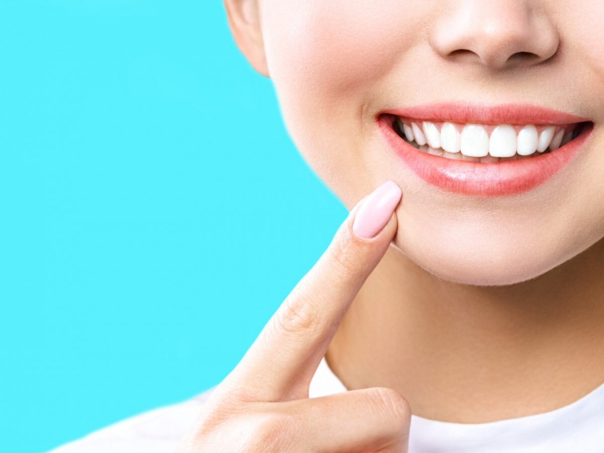 9 hábitos saludables para evitar rechinar los dientes de noche