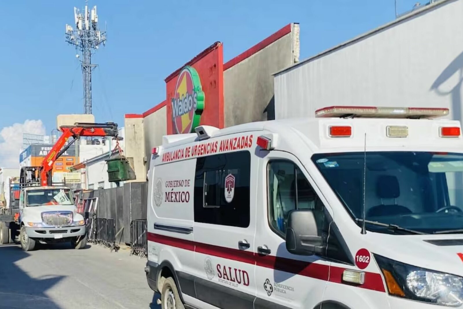 Fiscalía de Sonora retira transformador de Waldo’s para investigar incendio en Hermosillo