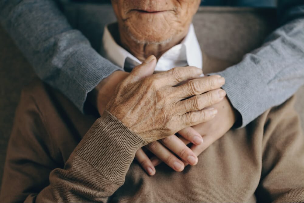 Soledad afecta a adultos mayores; Centro de Salud fortalece atención geriátrica en Piedras Negras