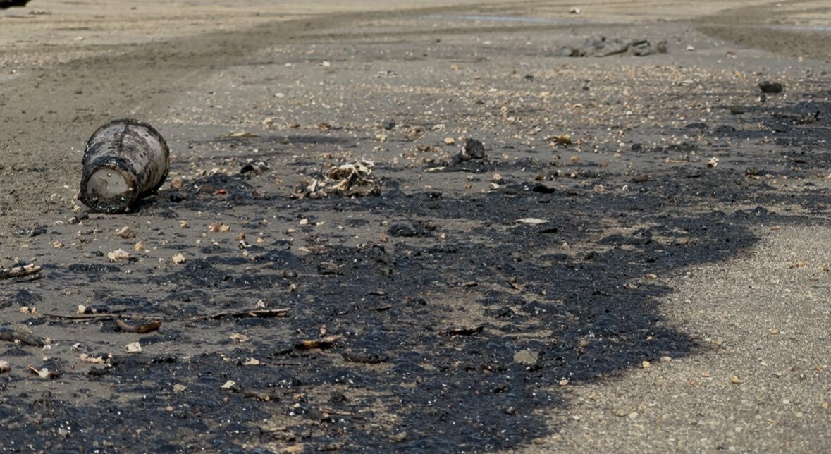 La Ventosa: pescadores exigen a Pemex limpiar derrame de hidrocarburos