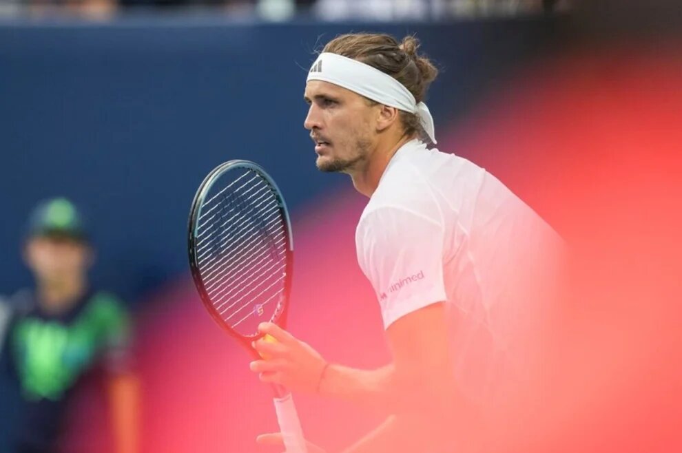 Alexander Zverev debuta en Wimbledon con sufrida victoria ante Blockx 