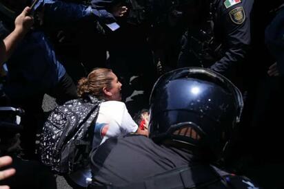 MADRES BUSCADORAS Madres buscadoras denunciaron presuntas agresiones policiales durante una protesta en Calzada de Tlalpan y exigieron una disculpa pública
